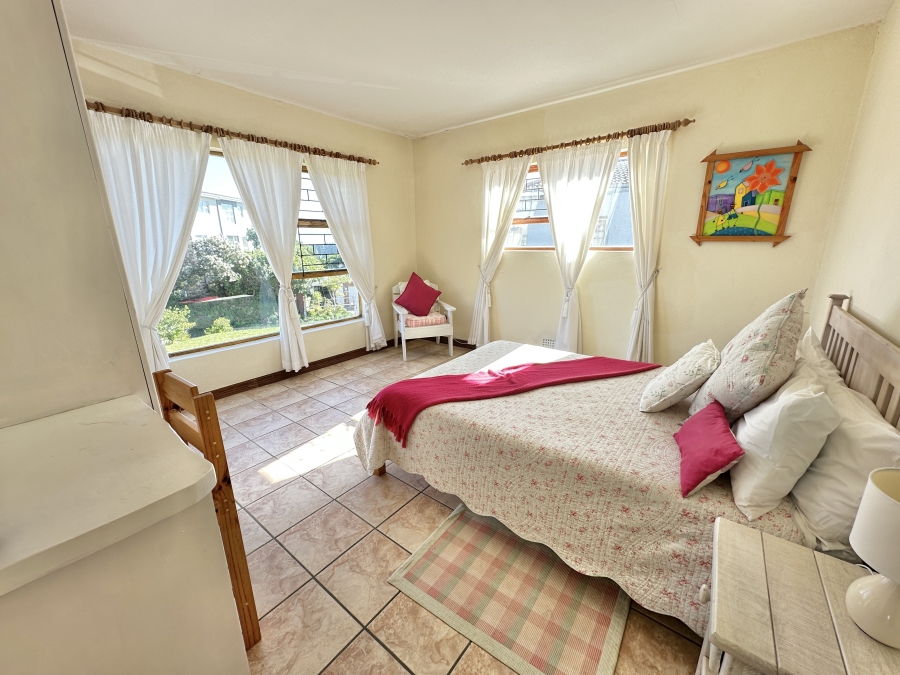 6 Bedroom Property for Sale in Cola Beach Western Cape
